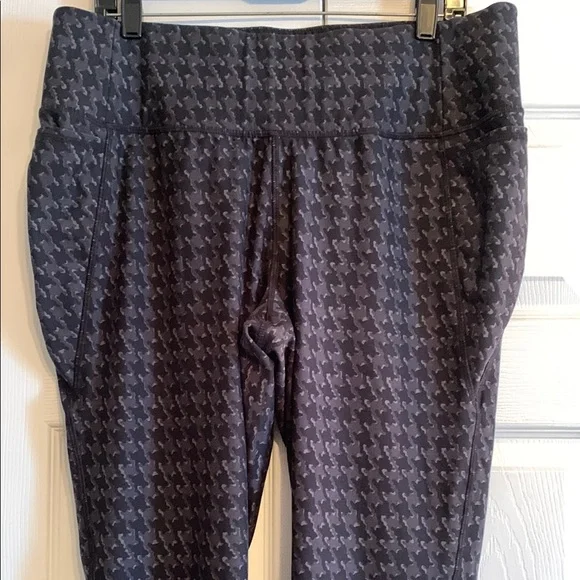 Livi Active Black and Gray Leggings 7/8 length, size 18/20, EUC - Picture 2 of 10